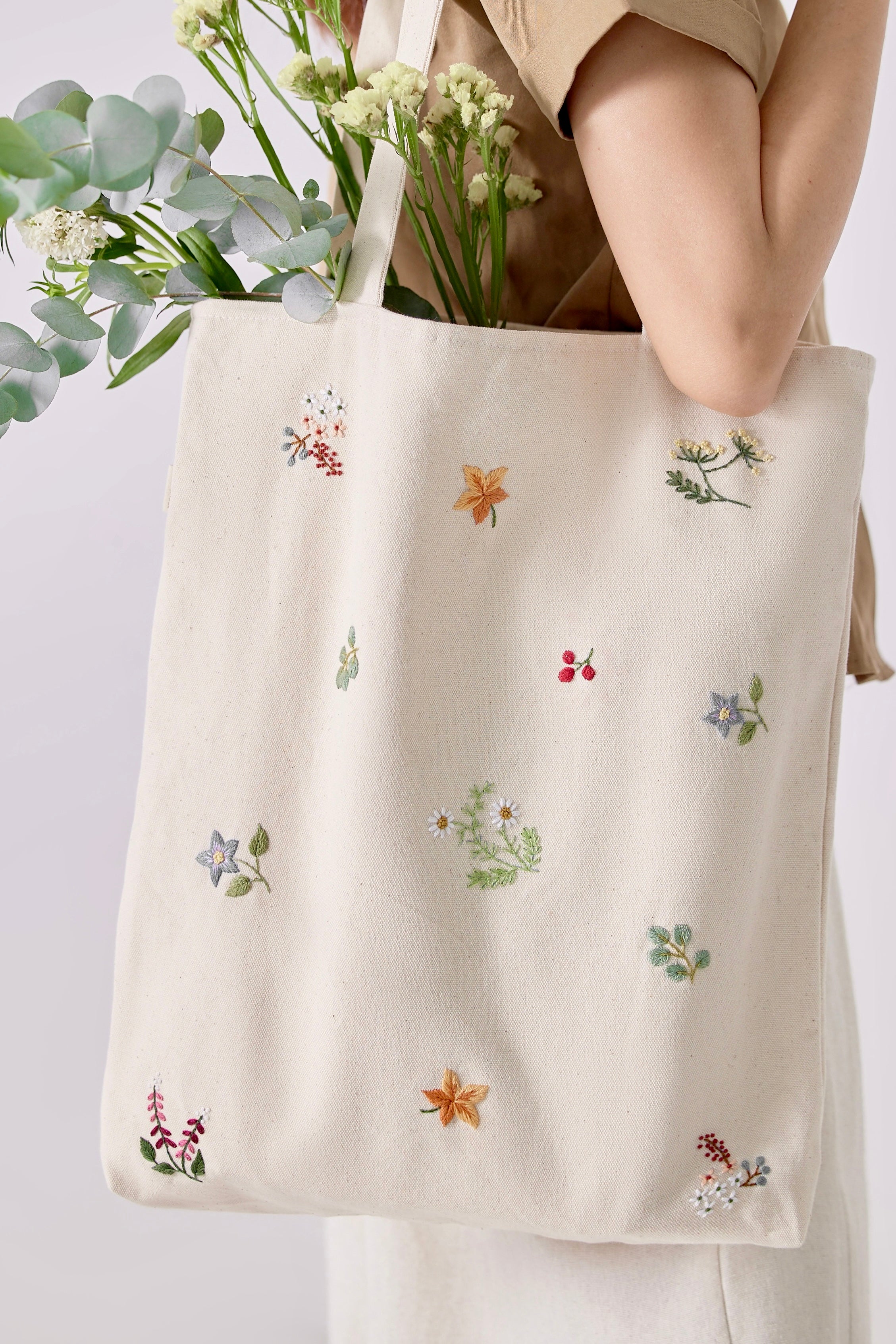 DIY Embroidery: Personalizing Your Handmade Tote Bag with Embroidery