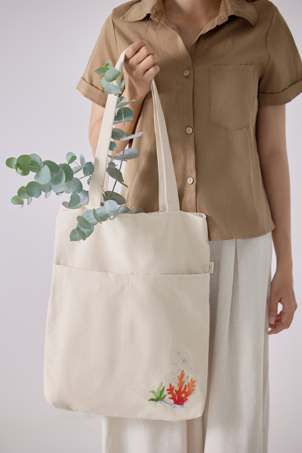Coral Pocket Embroidery Tote Bag Beige