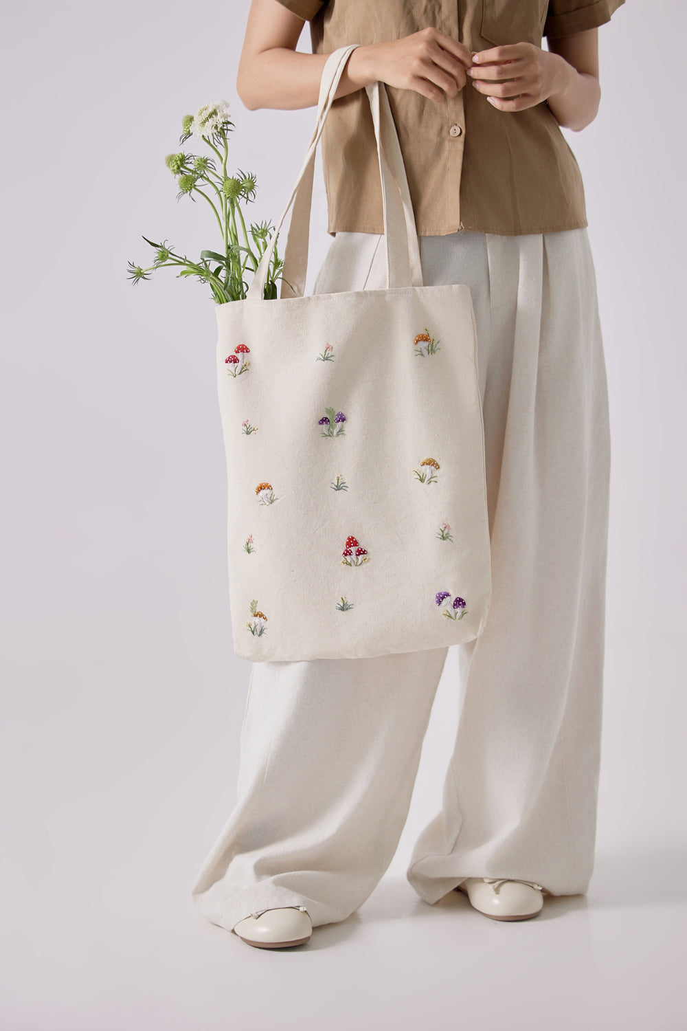Mushroom Embroidery Tote Bag Beige