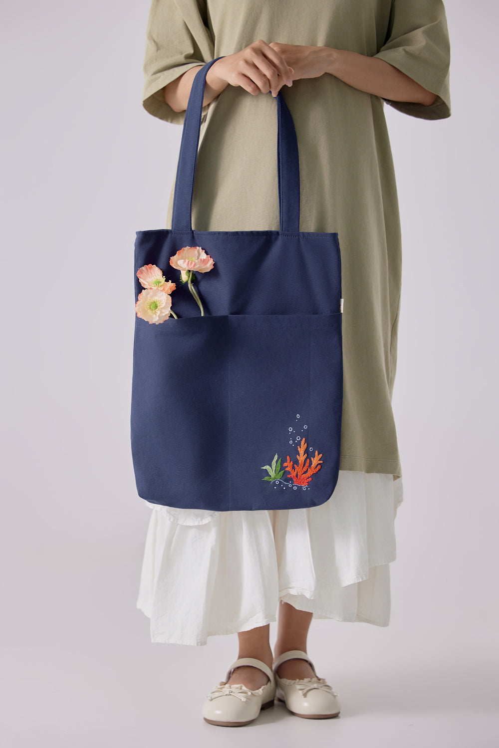 Coral Pocket Embroidery Tote Bag Navy