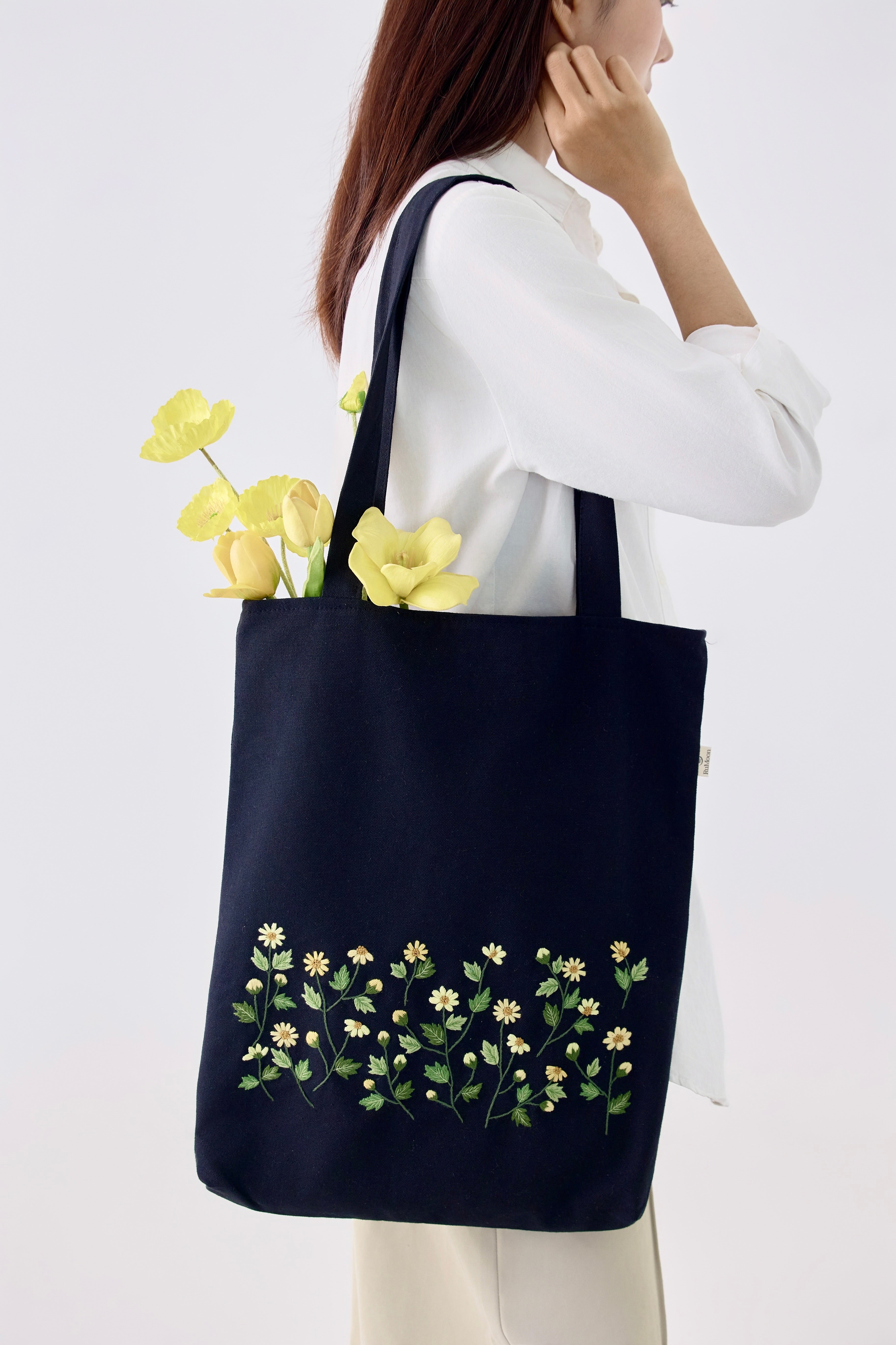 Yellow Daisy Embroidery Tote Bag Black