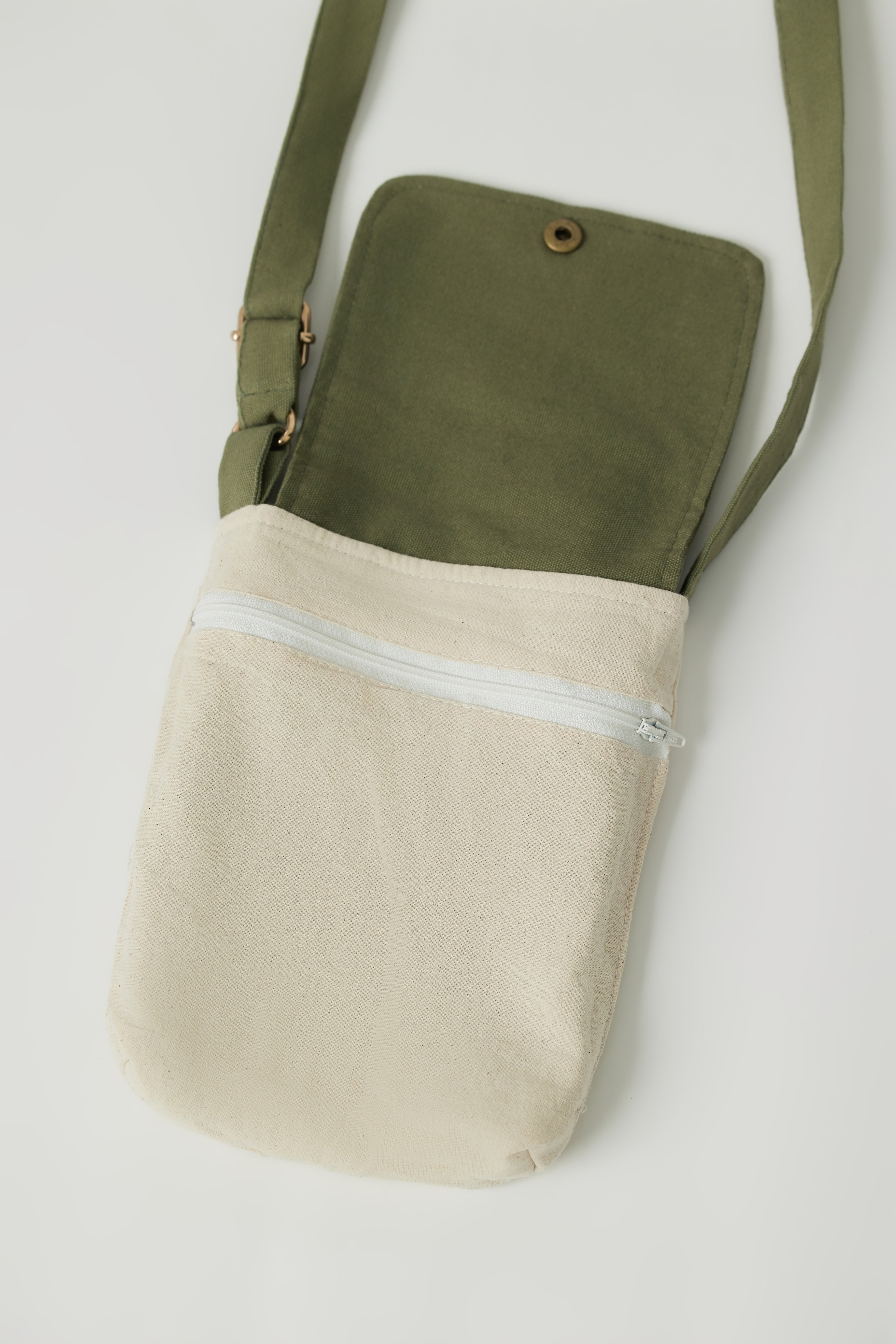 Green Floral Mushroom Embroidery Crossbody Bag