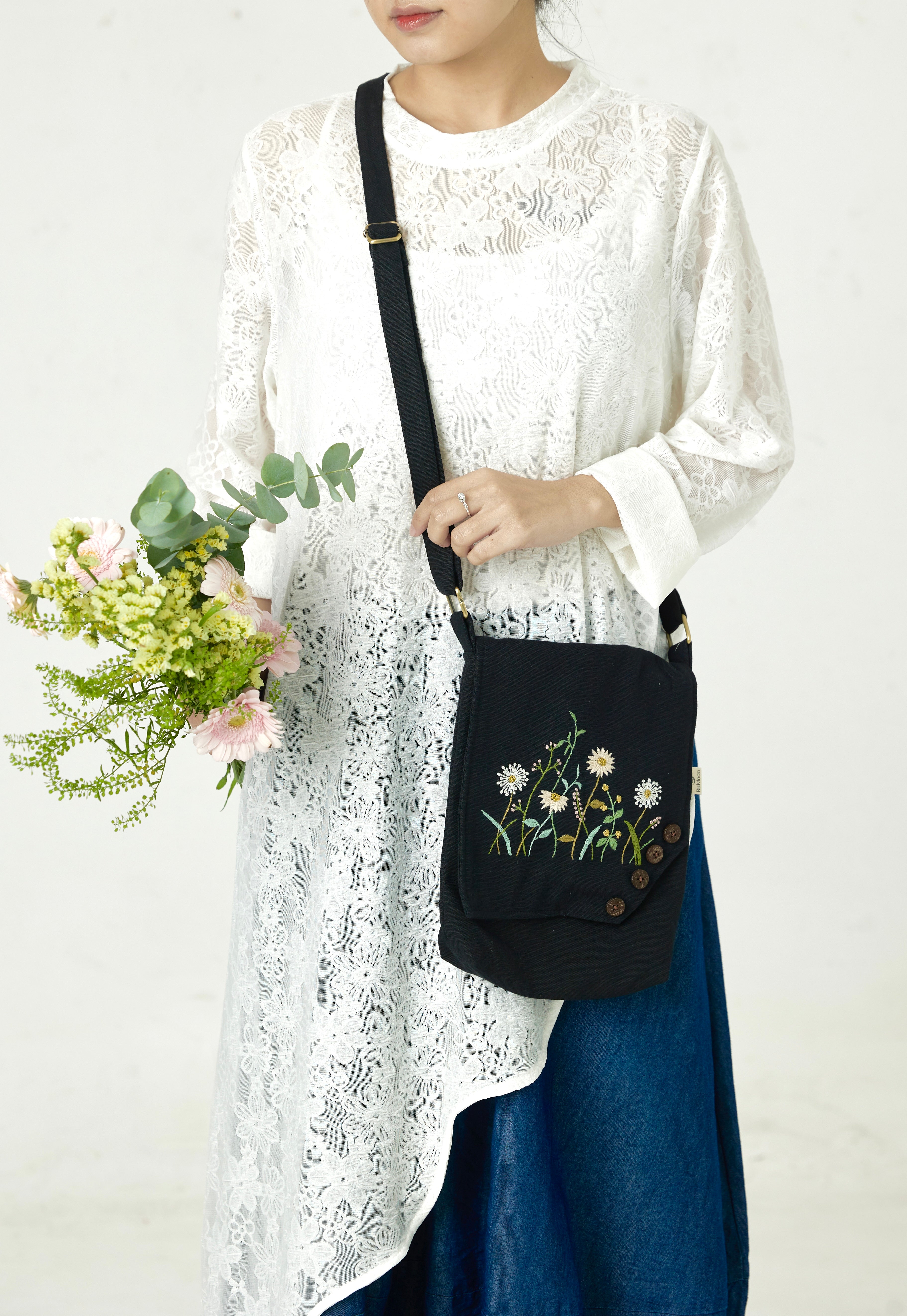 Embroidery Daisy Crossbody Black Bag
