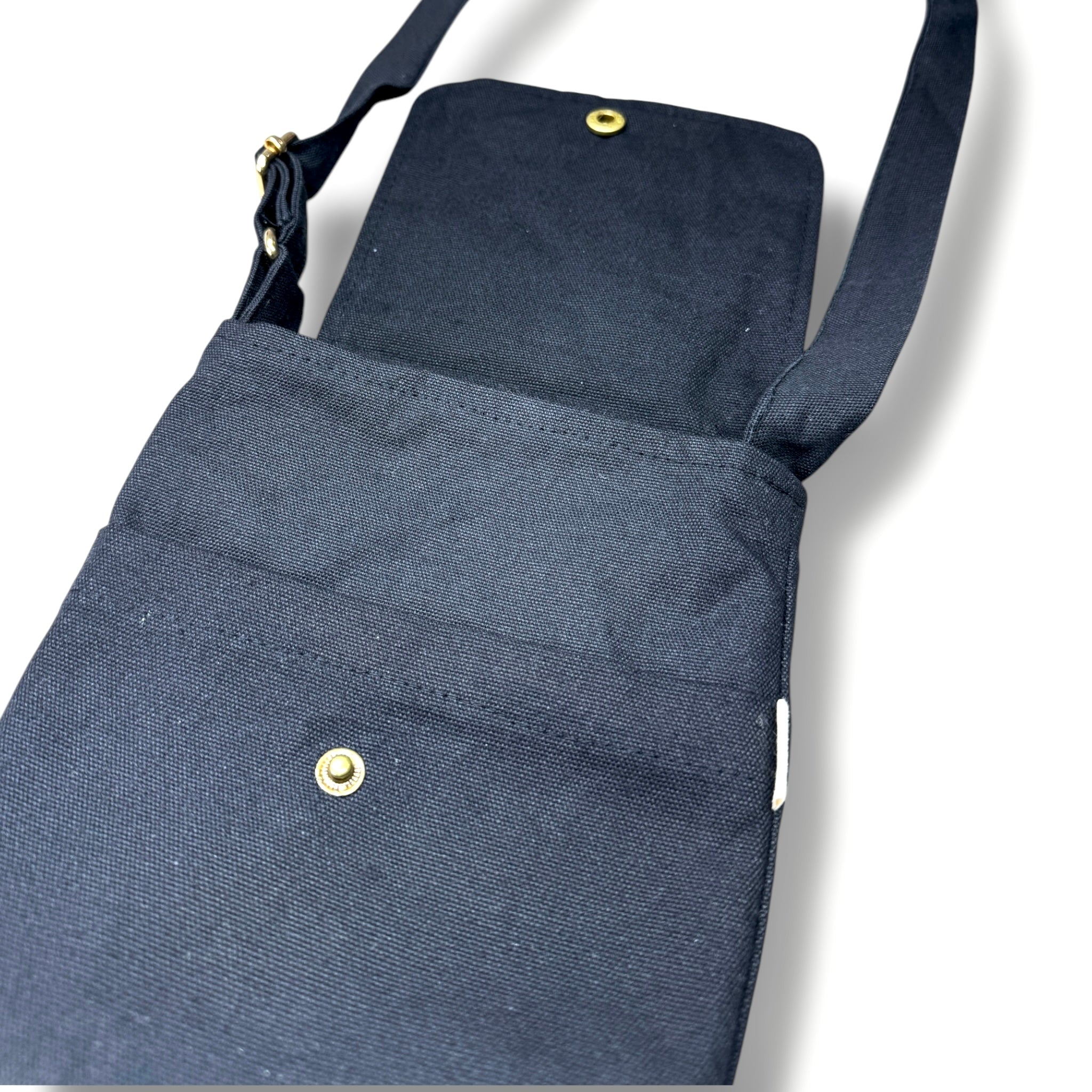 Daisy Embroidery Crossbody Bag