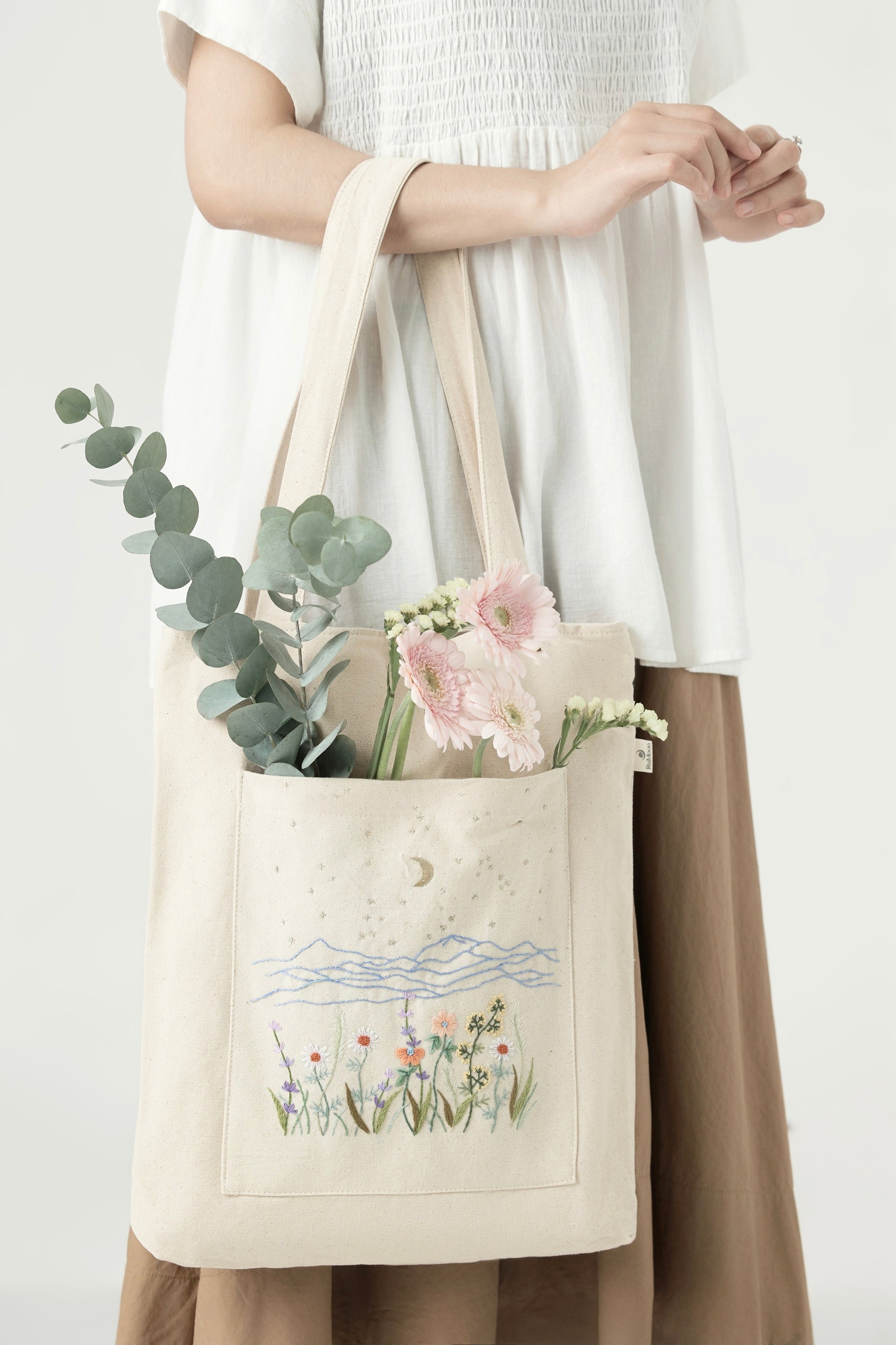 Mountain Flower Field Embroidery Tote Bag White