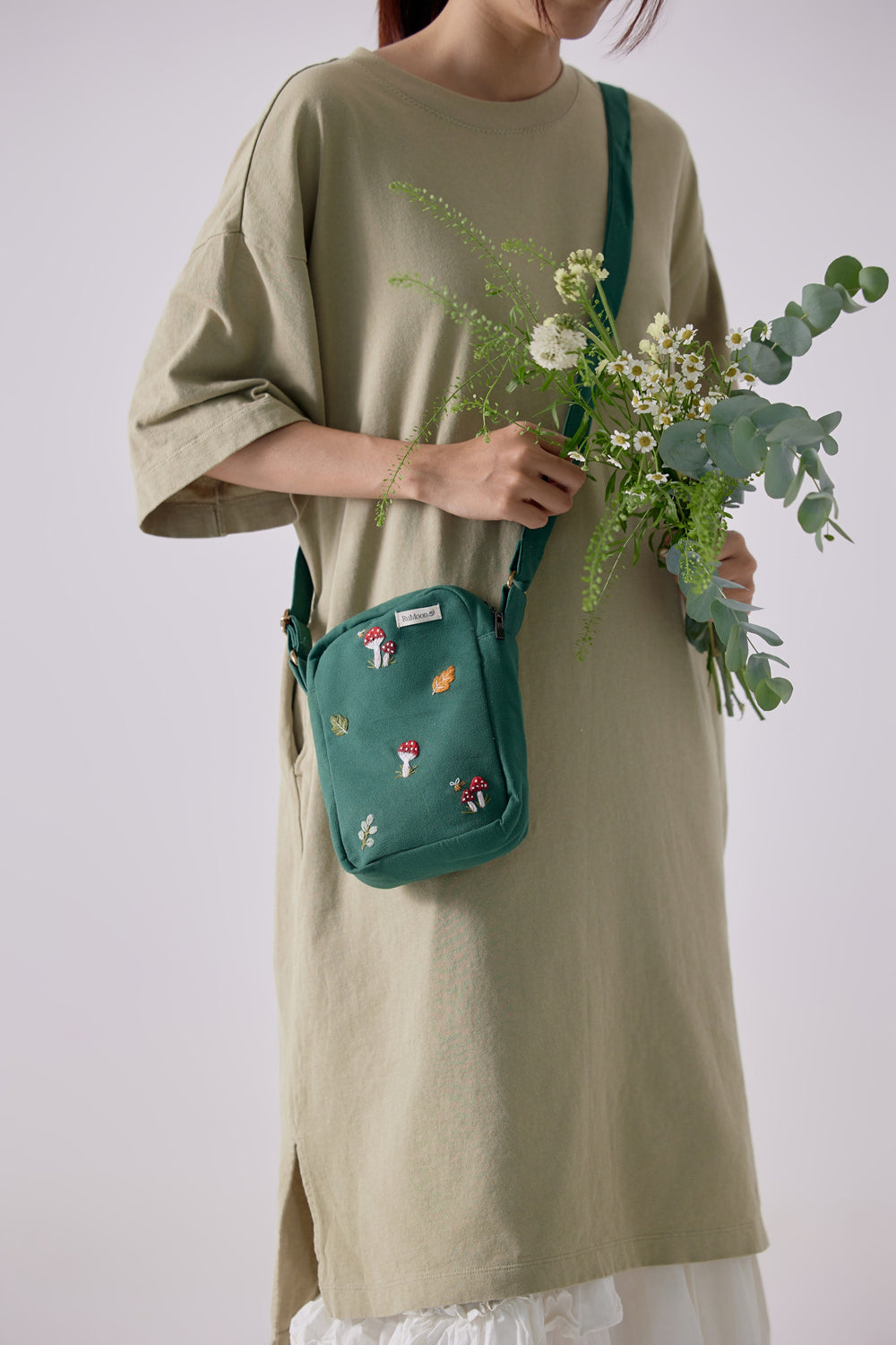 Mushroom Embroidery Crossbody Bag Green