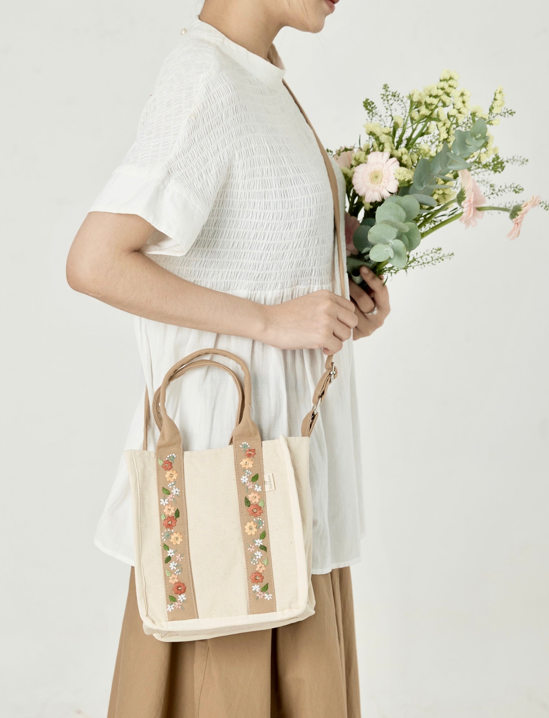 2-in-1 Brown Crossbody Handbag with Floral Embroidered Handle