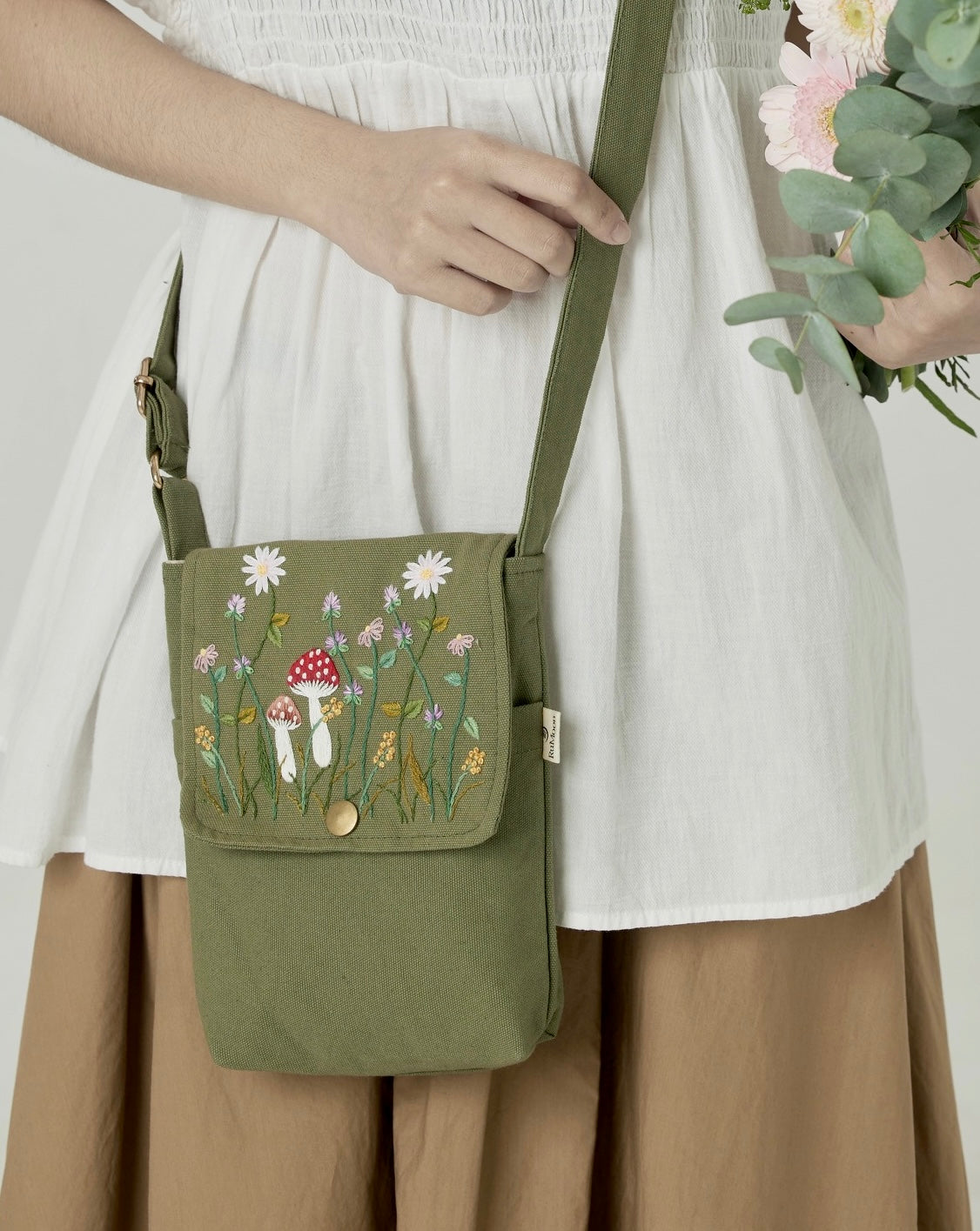 Green Floral Mushroom Embroidery Crossbody Bag