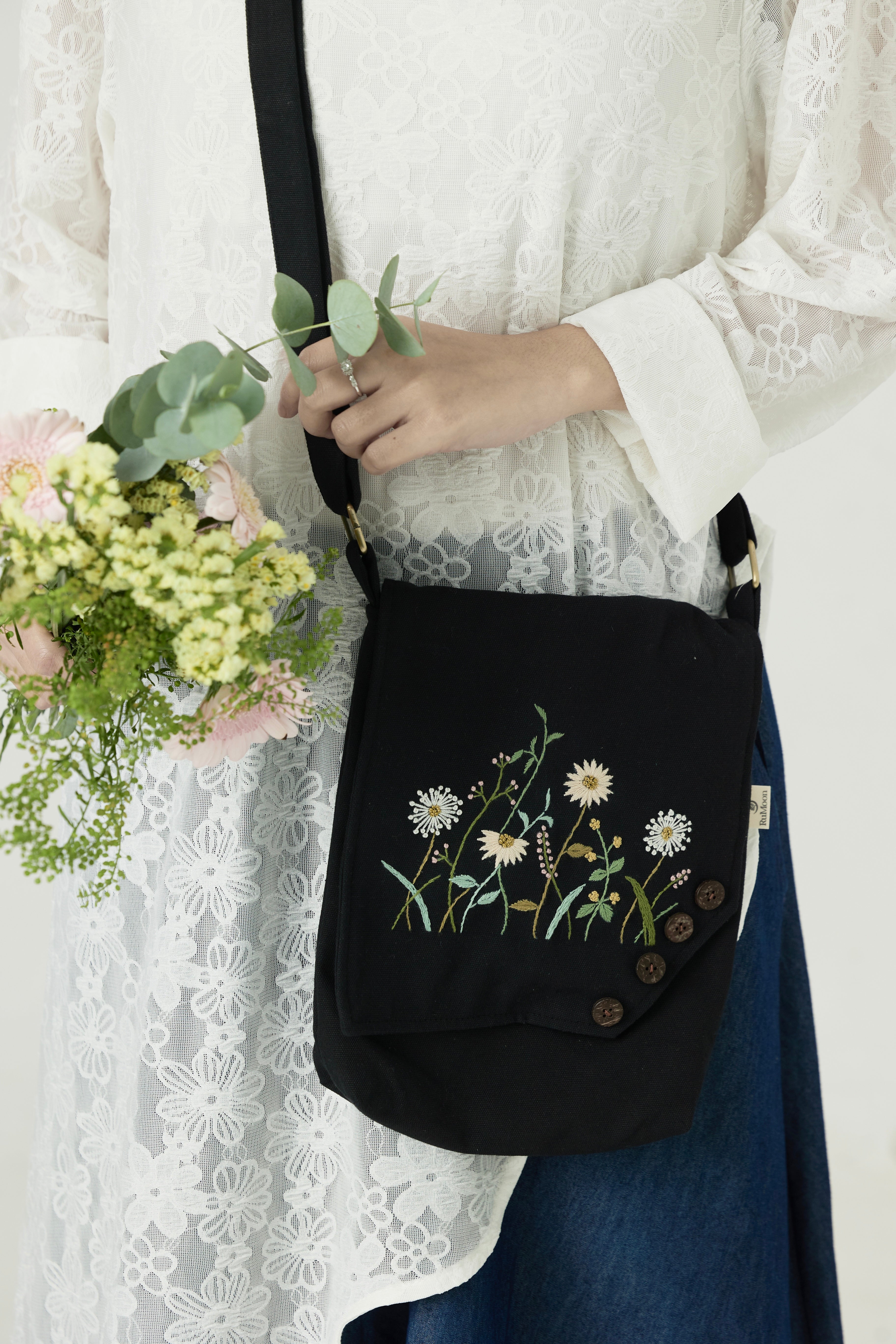 Embroidery Daisy Crossbody Black Bag