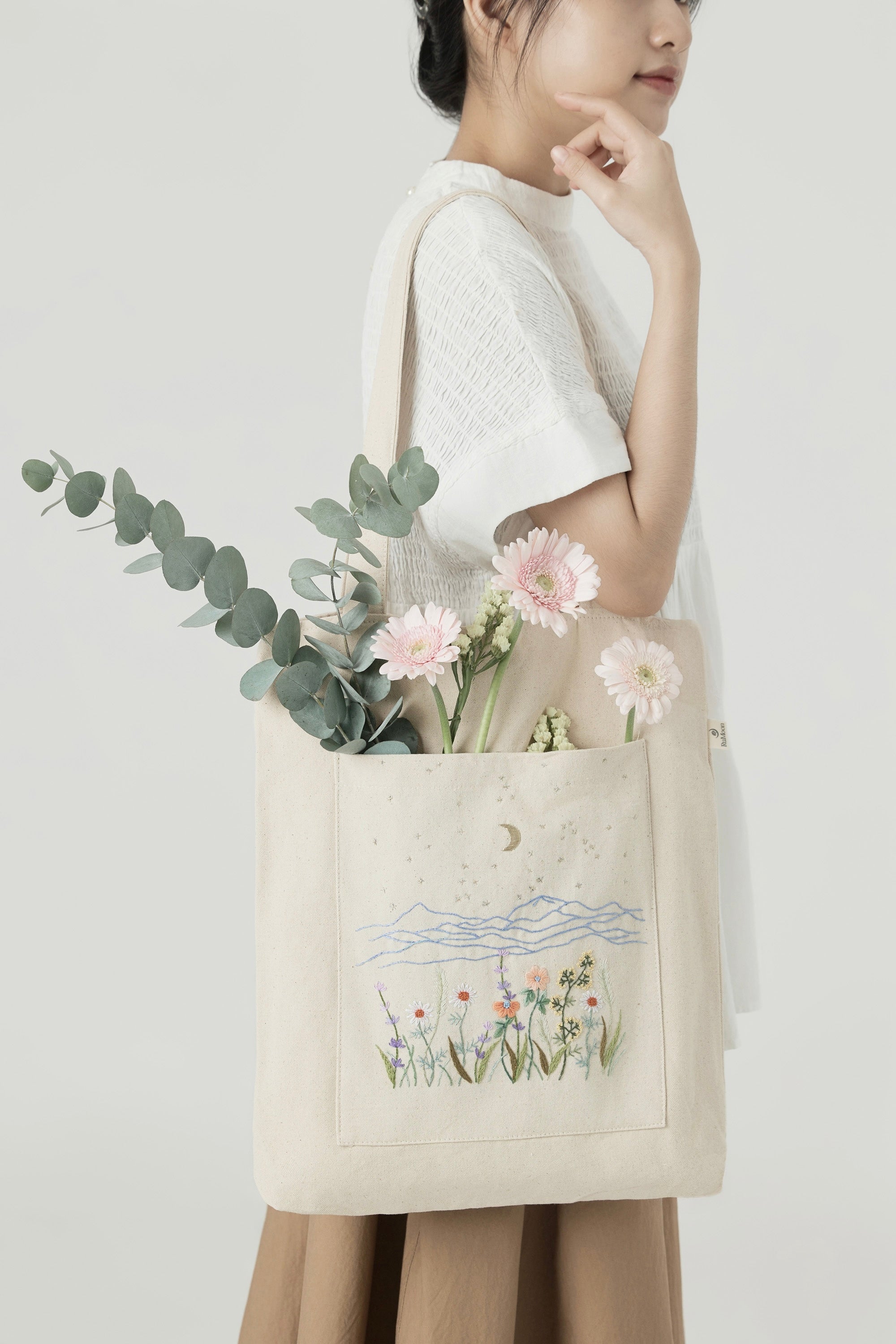 Mountain Flower Field Embroidery Tote Bag White