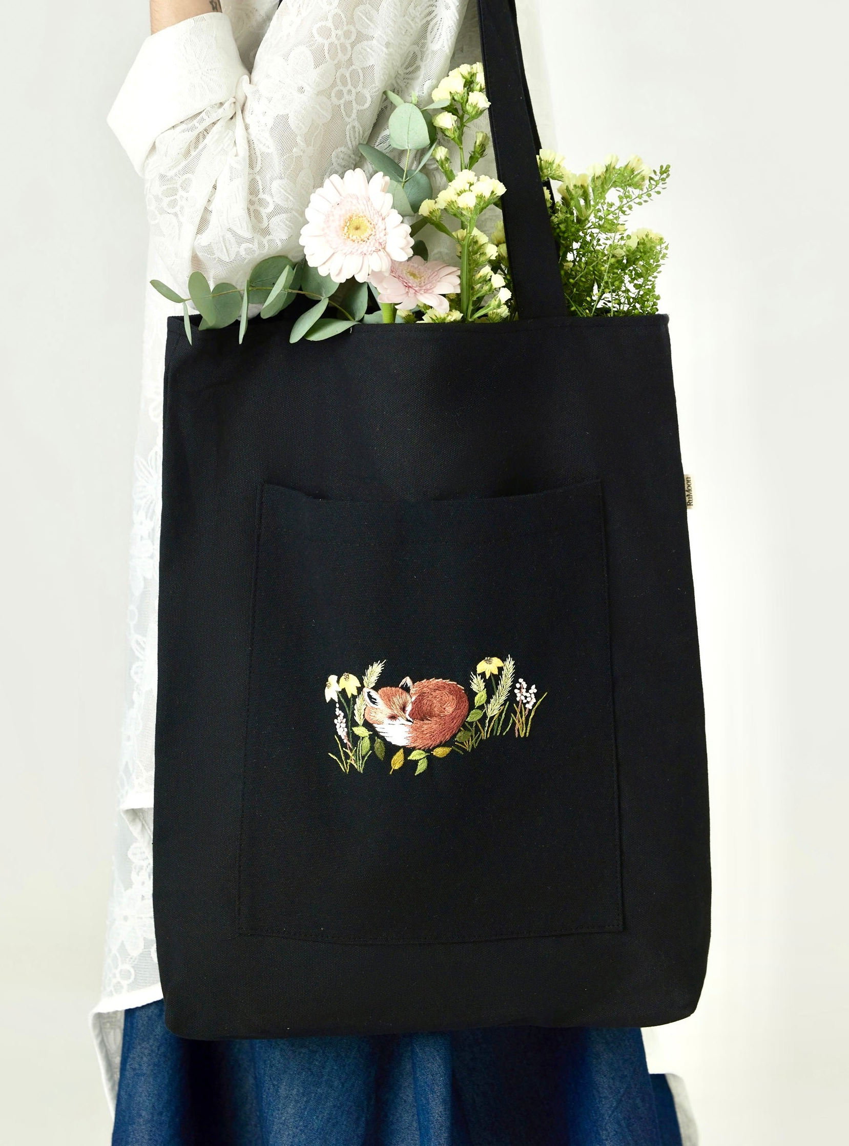 Sleeping Fox Front Pocket Tote Bag Black
